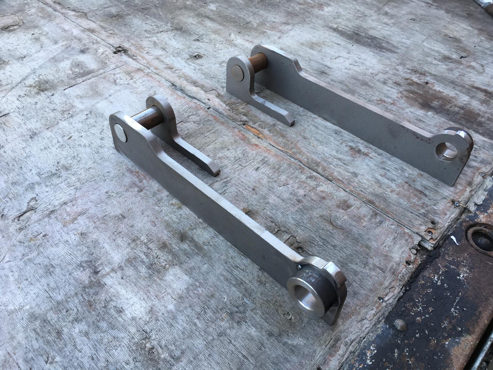 Koppelhaken Satz Anschweisshaken Schaeff SKL  Terex  35mm Bolzen Radlader