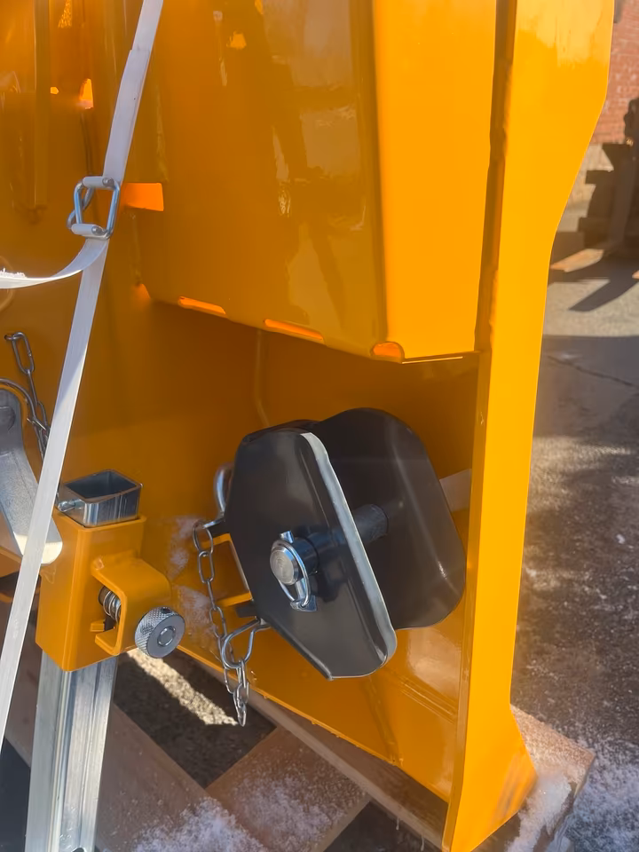 Forstseilwinde Uniforest 40 EH Pro Seilausstoß Funk 1,5m Schildbreite